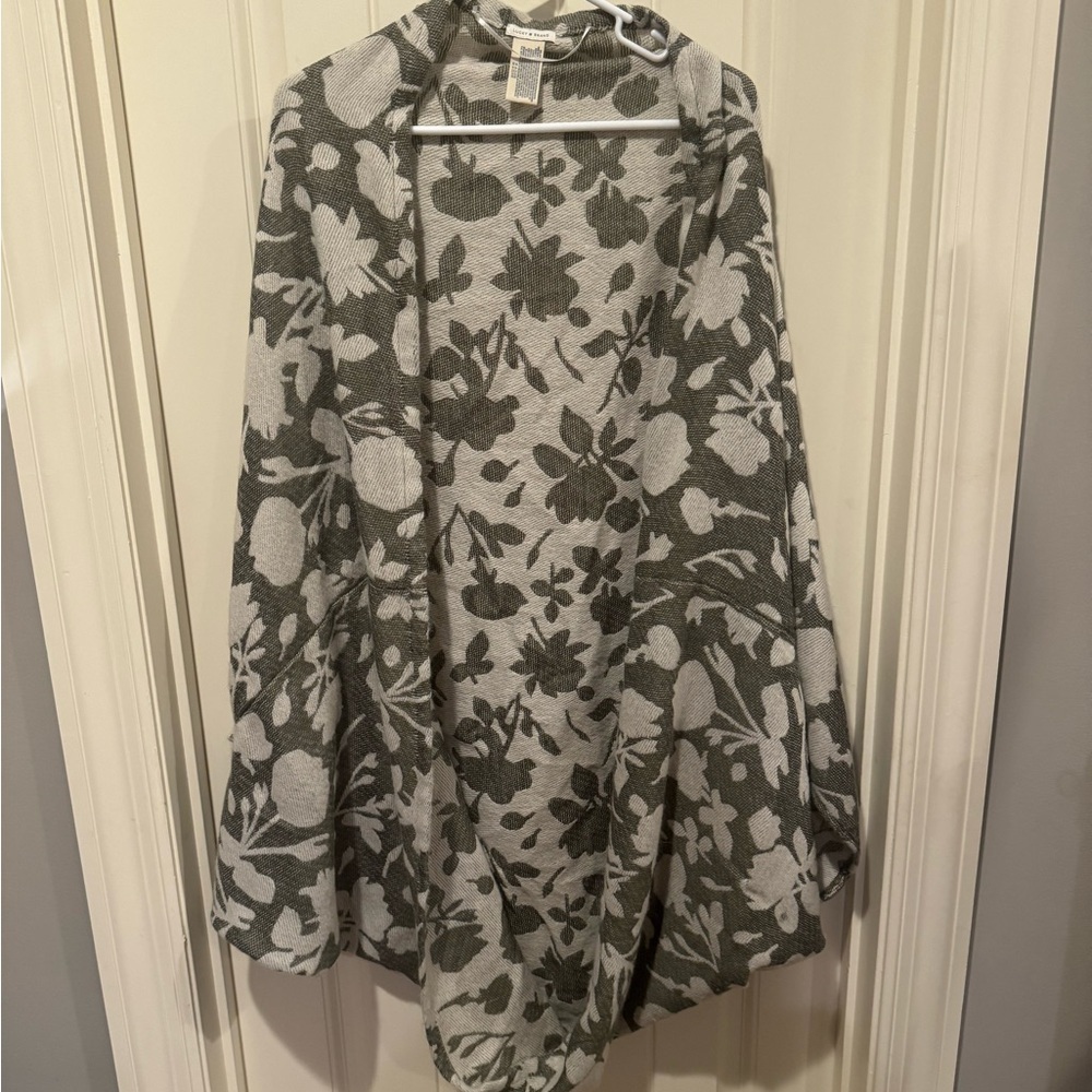 Shawl or Shrug with batwing/short sleeves
